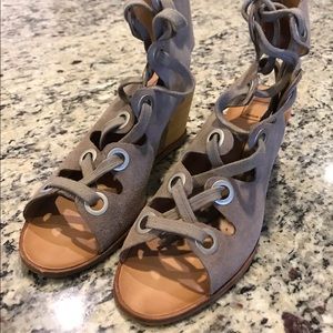 Dolce vita taupe suede gladiator wedge sandal 9